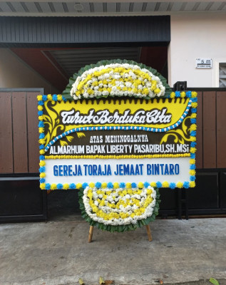Papan Bunga Duka di Batu Tulis