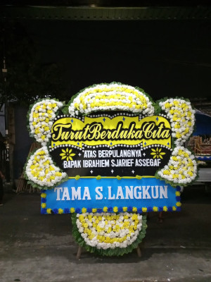 Papan Bunga Duka di Batu Tulis
